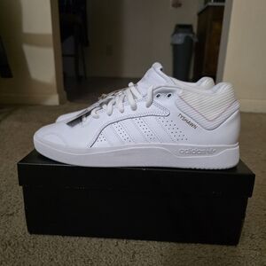 Adidas Tyshawn JQ1136 White/pink